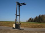 Самоходный штабелер Crown WF3000-1,0-TL. Демонстрация работы